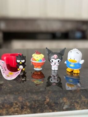 Cute Sanrio Figures Pompompurin keychain Badtz Maru Kuromi Pekkle